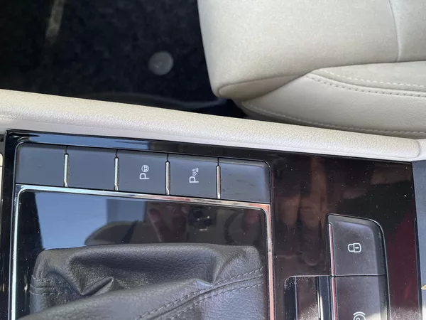 Škoda Superb 2.0 TDi DSG Style Plus - foto 24