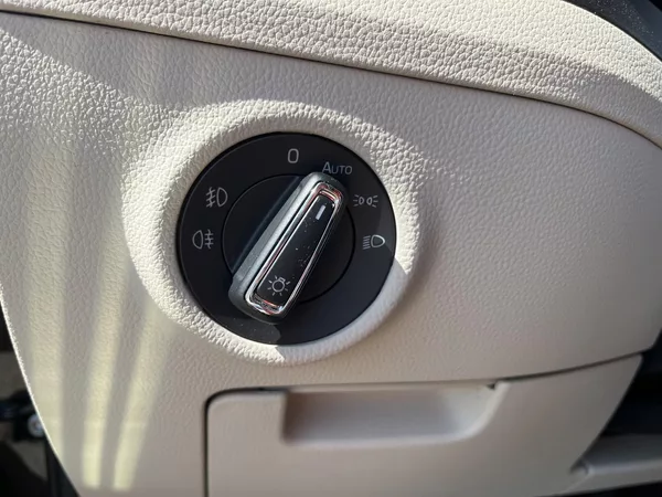 Škoda Superb 2.0 TDi DSG Style Plus - foto 29