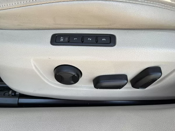 Škoda Superb 2.0 TDi DSG Style Plus - foto 32