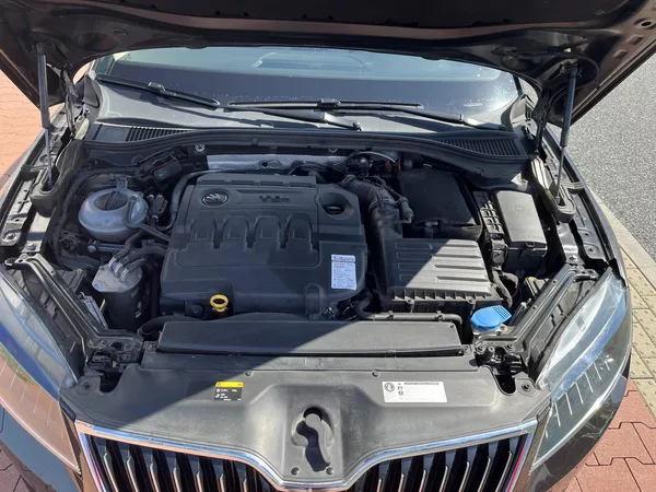 Škoda Superb 2.0 TDi DSG Style Plus - foto 34