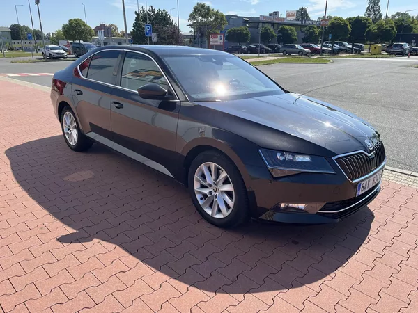 Škoda Superb 2.0 TDi DSG Style Plus - foto 4