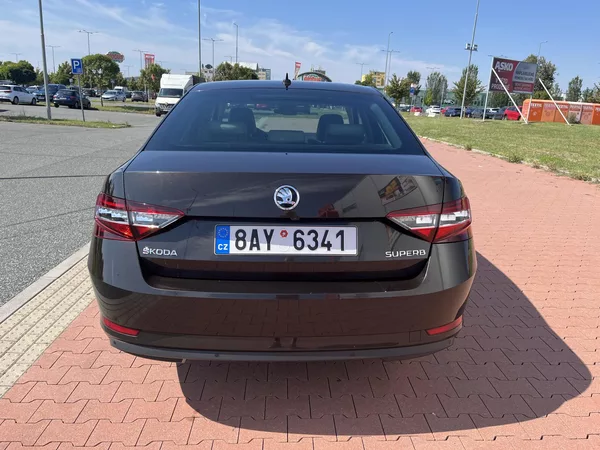 Škoda Superb 2.0 TDi DSG Style Plus - foto 6