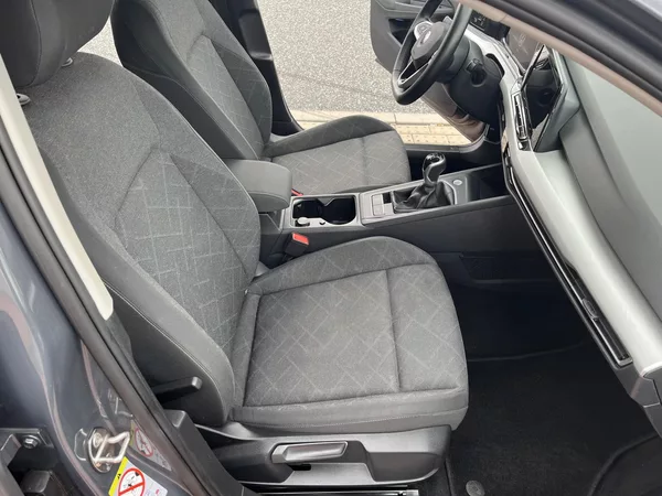 Volkswagen Golf 1.5 TSi 110 kW ČR - foto 15