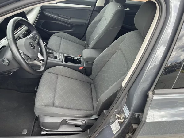 Volkswagen Golf 1.5 TSi 110 kW ČR - foto 9