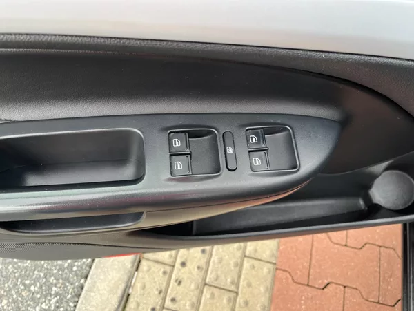 Škoda Octavia 1.6 TDi Elegance - foto 11