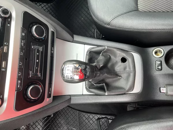 Škoda Octavia 1.6 TDi Elegance - foto 19