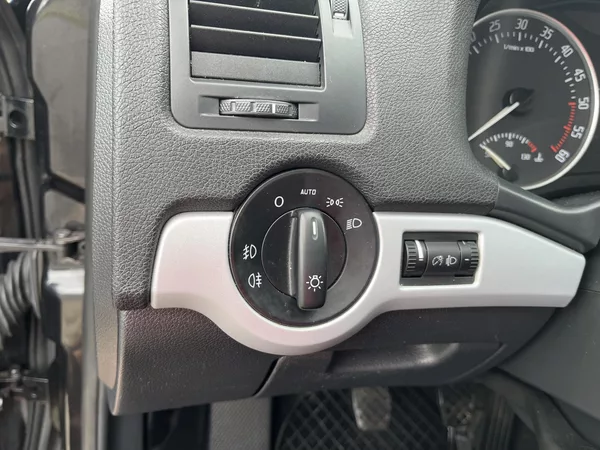Škoda Octavia 1.6 TDi Elegance - foto 21
