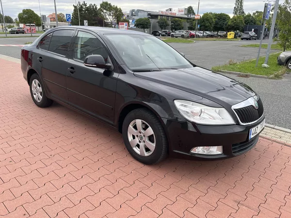 Škoda Octavia 1.6 TDi Elegance - foto 4