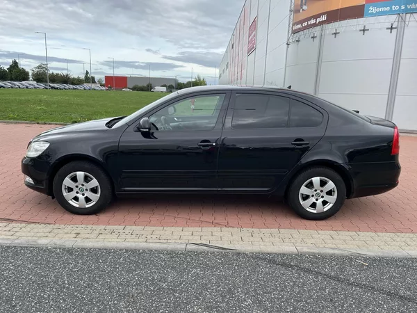 Škoda Octavia 1.6 TDi Elegance - foto 8
