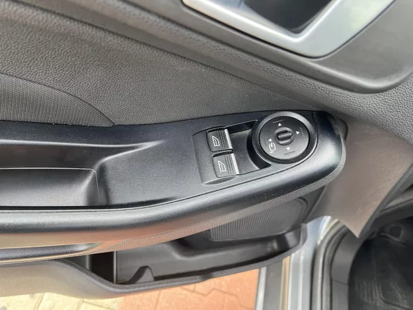 Ford Fiesta 1.25 i ČR - foto 11
