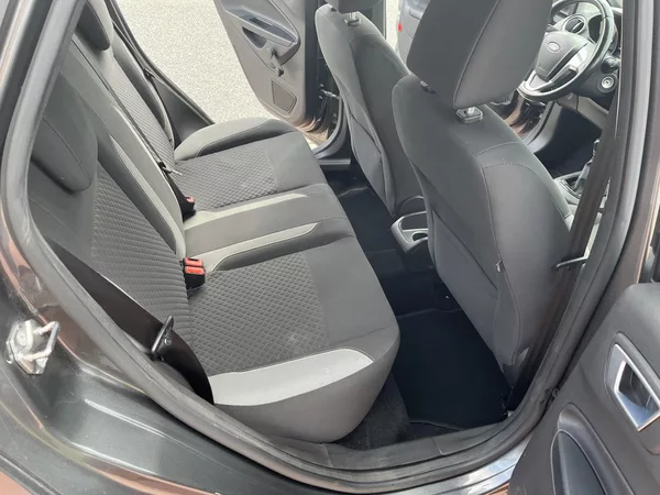 Ford Fiesta 1.25 i ČR - foto 14