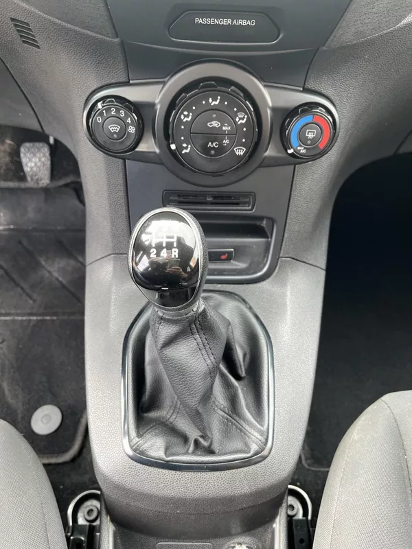 Ford Fiesta 1.25 i ČR - foto 18