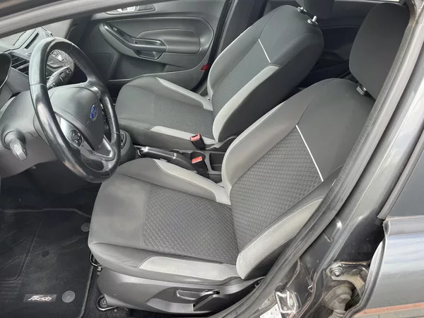 Ford Fiesta 1.25 i ČR - foto 9