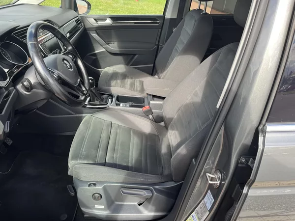 Volkswagen Touran 1.4 TSi R-Line Highline 110 kW - foto 8