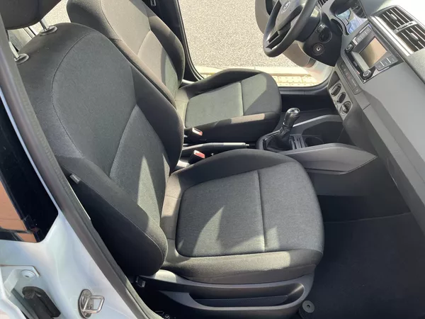 Škoda Fabia 1.4 TDI Red & Grey 1.Majitel - foto 15