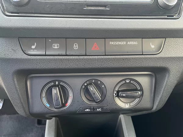 Škoda Fabia 1.4 TDI Red & Grey 1.Majitel - foto 19