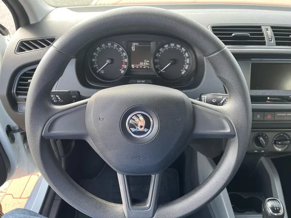 Škoda Fabia 1.4 TDI Red & Grey 1.Majitel - foto 21