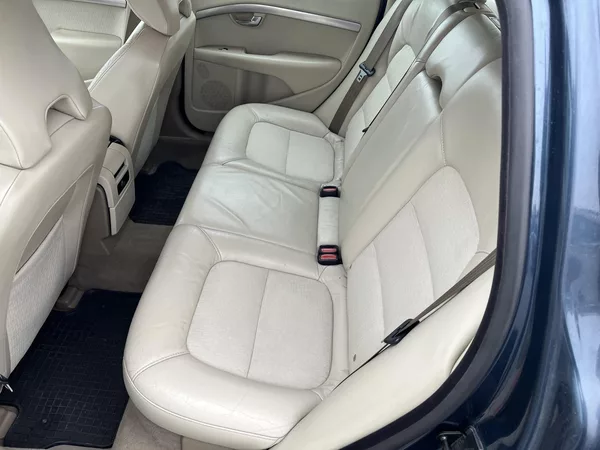 Volvo V70 2.4 D5 136 kW Automat - foto 10
