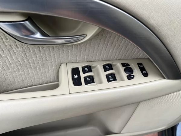 Volvo V70 2.4 D5 136 kW Automat - foto 11