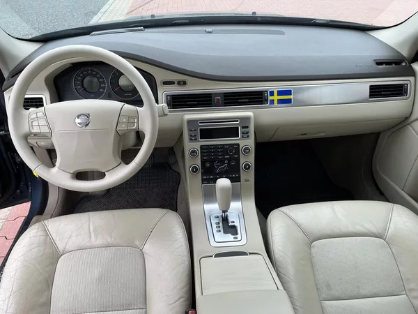 Volvo V70 2.4 D5 136 kW Automat - foto 13