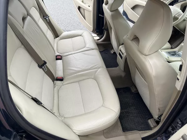 Volvo V70 2.4 D5 136 kW Automat - foto 14