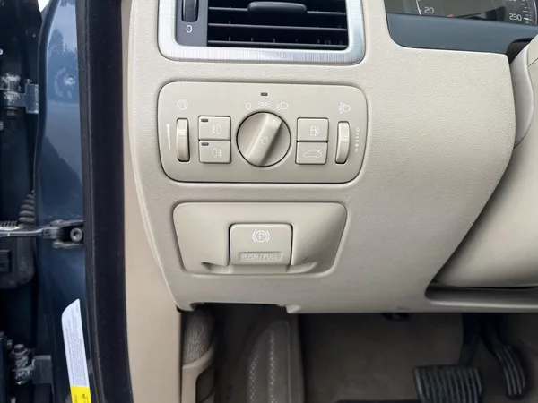 Volvo V70 2.4 D5 136 kW Automat - foto 23