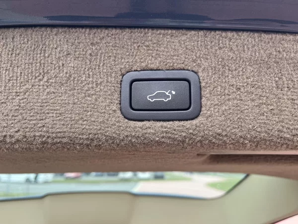 Volvo V70 2.4 D5 136 kW Automat - foto 26