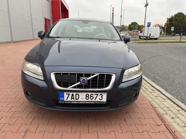 Volvo V70 2.4 D5 136 kW Automat - foto 3