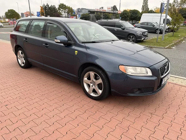 Volvo V70 2.4 D5 136 kW Automat - foto 4
