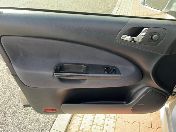 Škoda Octavia 1.9 TDi Tour - foto 10