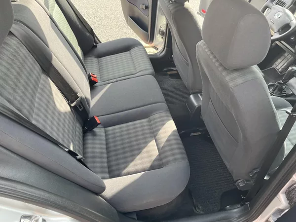 Škoda Octavia 1.9 TDi Tour - foto 13