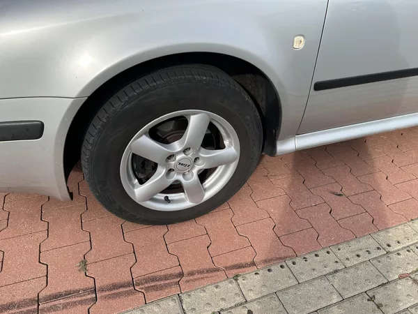 Škoda Octavia 1.9 TDi Tour - foto 26