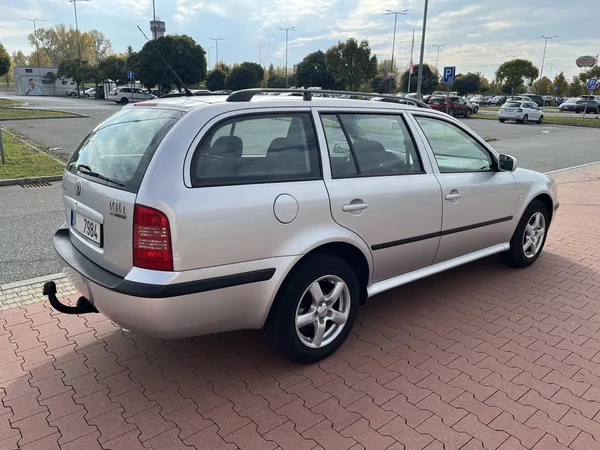 Škoda Octavia 1.9 TDi Tour - foto 5