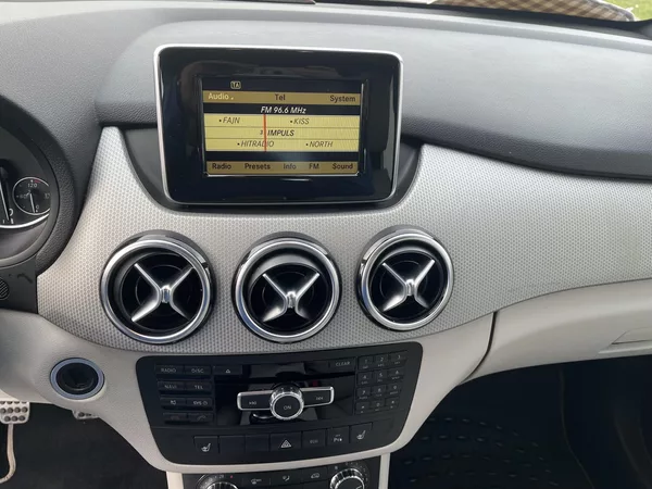 Mercedes-Benz Třídy B 180 CDi ČR - foto 17