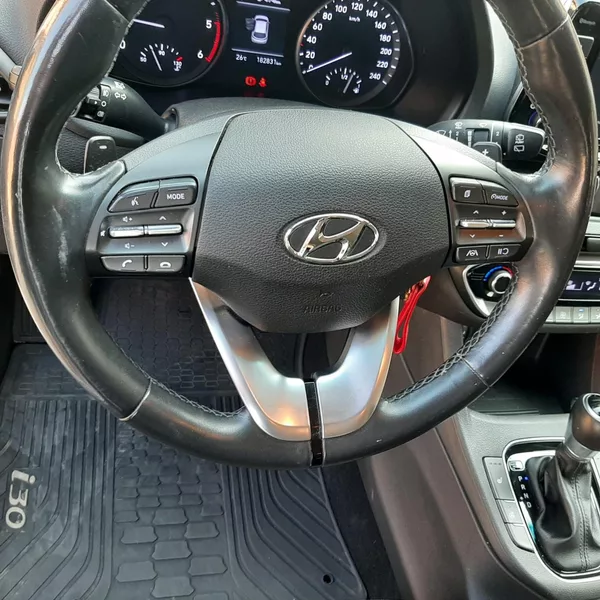 Hyundai i30 1.6 CRDI - foto 15