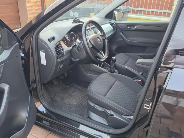Škoda Fabia 1.4TDi 66kW*DRIVE*1.MAJ*TAŽNÉ* - foto 13