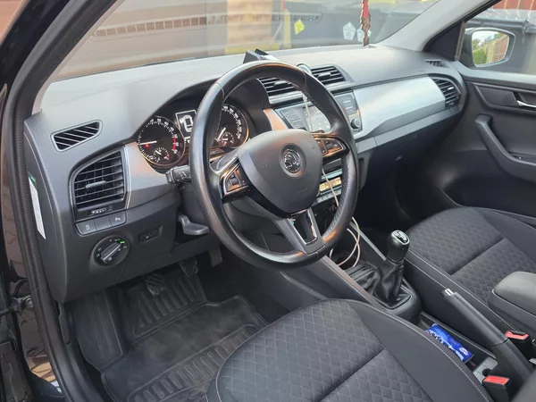 Škoda Fabia 1.4TDi 66kW*DRIVE*1.MAJ*TAŽNÉ* - foto 14