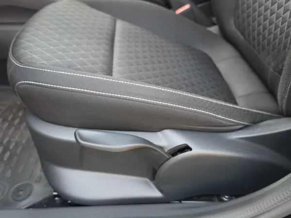 Škoda Fabia 1.4TDi 66kW*DRIVE*1.MAJ*TAŽNÉ* - foto 17