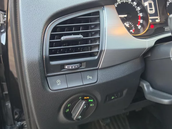 Škoda Fabia 1.4TDi 66kW*DRIVE*1.MAJ*TAŽNÉ* - foto 18