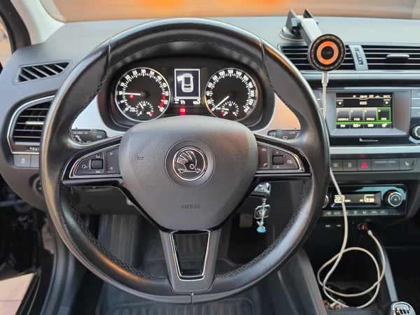 Škoda Fabia 1.4TDi 66kW*DRIVE*1.MAJ*TAŽNÉ* - foto 19