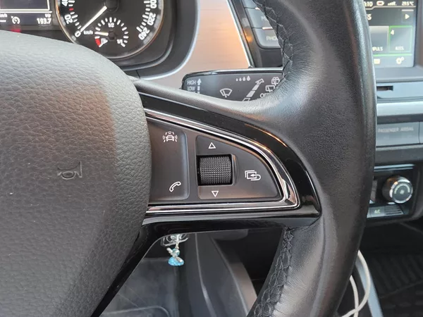 Škoda Fabia 1.4TDi 66kW*DRIVE*1.MAJ*TAŽNÉ* - foto 21