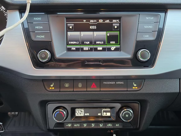 Škoda Fabia 1.4TDi 66kW*DRIVE*1.MAJ*TAŽNÉ* - foto 27