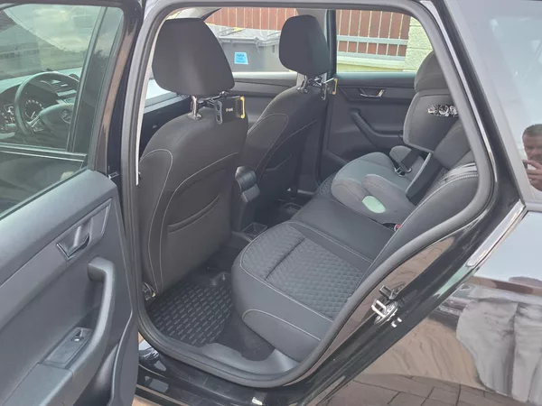 Škoda Fabia 1.4TDi 66kW*DRIVE*1.MAJ*TAŽNÉ* - foto 32