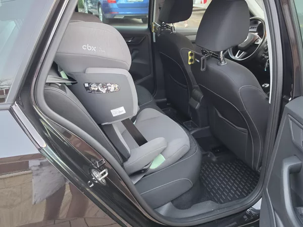 Škoda Fabia 1.4TDi 66kW*DRIVE*1.MAJ*TAŽNÉ* - foto 36