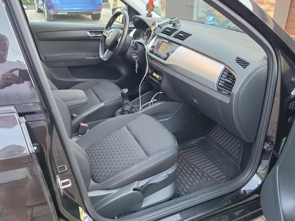 Škoda Fabia 1.4TDi 66kW*DRIVE*1.MAJ*TAŽNÉ* - foto 38