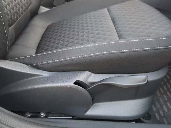 Škoda Fabia 1.4TDi 66kW*DRIVE*1.MAJ*TAŽNÉ* - foto 42