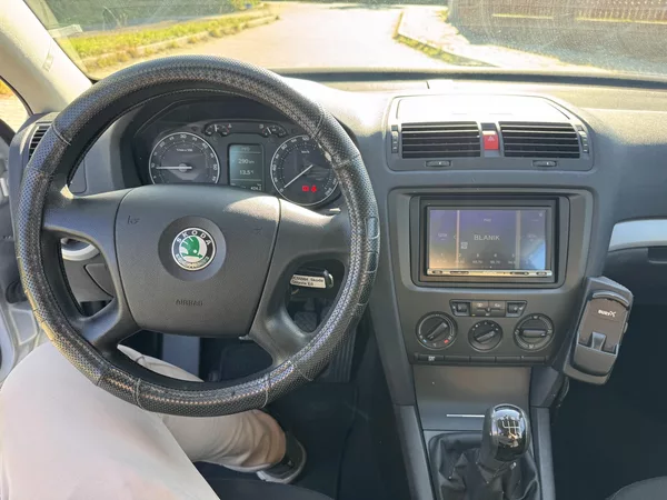 Škoda Octavia 2.0TDI 103Kw Ambition - foto 7