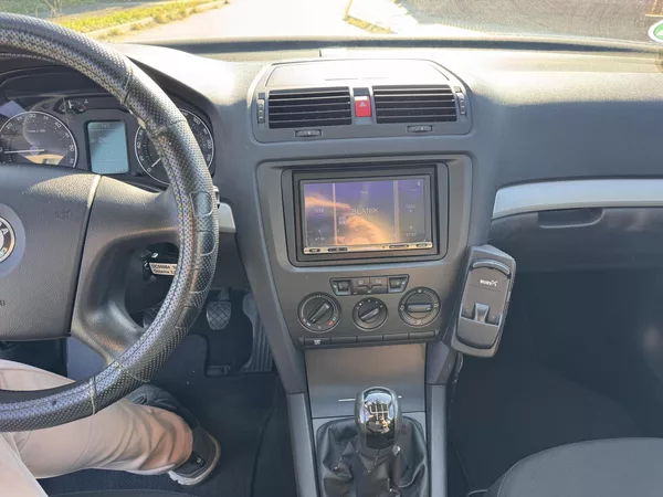 Škoda Octavia 2.0TDI 103Kw Ambition - foto 8