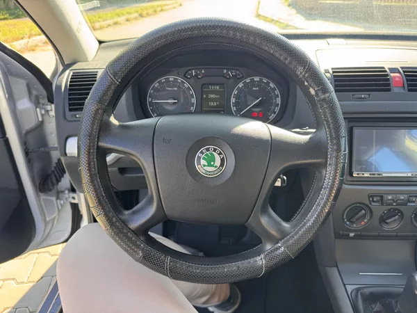 Škoda Octavia 2.0TDI 103Kw Ambition - foto 9