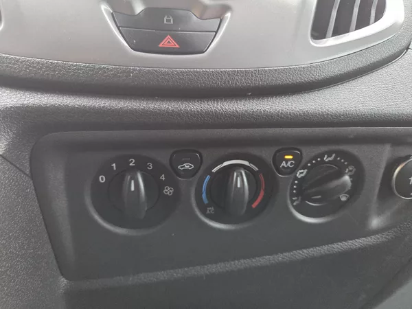Ford Transit 2.2TDCI 114kW L2H3 - foto 22